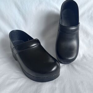 NEW Dansko US 7.5-8 Narrow Pro Black Leather Shoe Women's Size EU 38  NEW